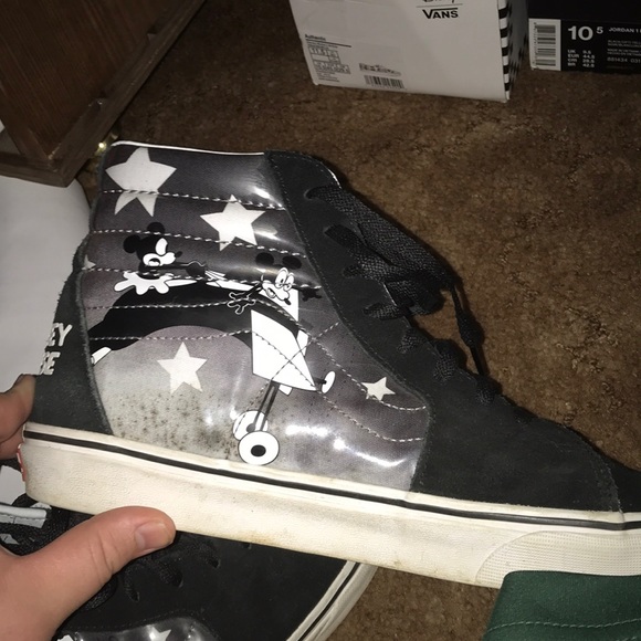 Mickey Mouse vans - Picture 3 of 5